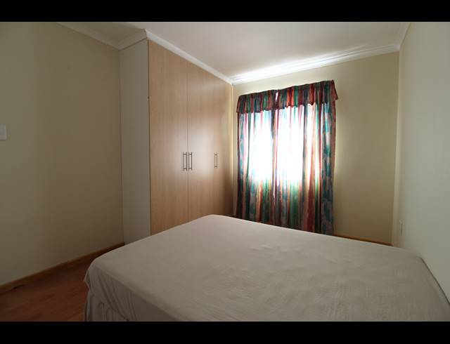 2 BEDROOM APARTMENT TO LET IN KLEINMOND CENTRAL